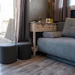 Captains Danube Houseboat - ברטיסלאבה