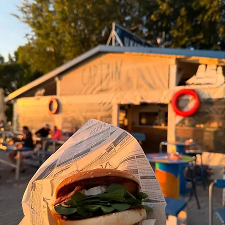 Captains Danube Houseboat - Apartment Pressburg