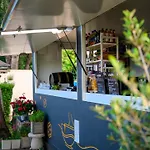 Captains Danube Houseboat - 布拉迪斯拉发
